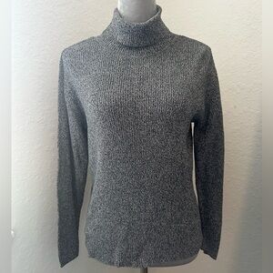Liz Claiborne LizSport Classic ribbed knit turtleneck Size Medium